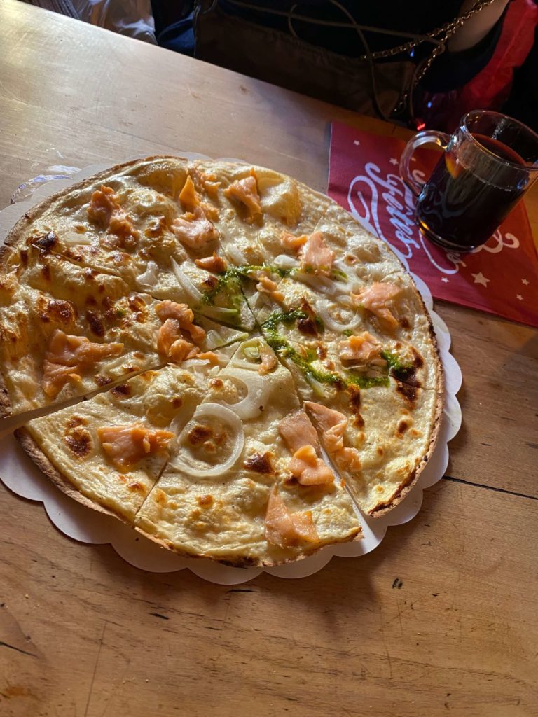 ホットワインとタルトフランベ