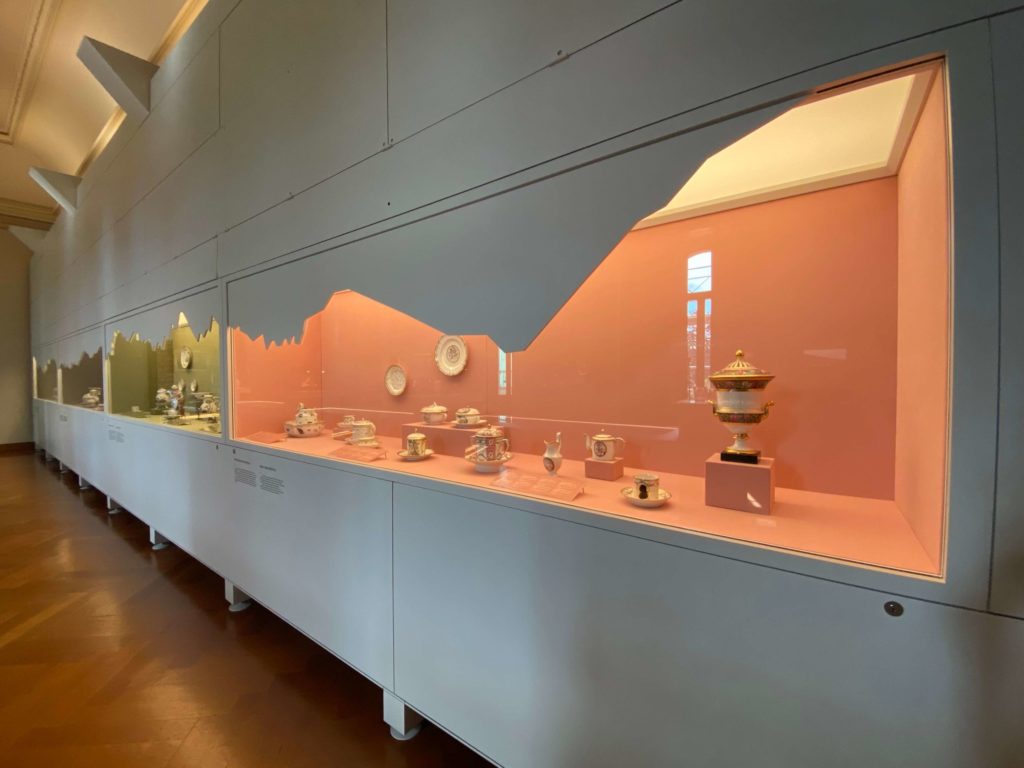 アリアナ美術館の展示品