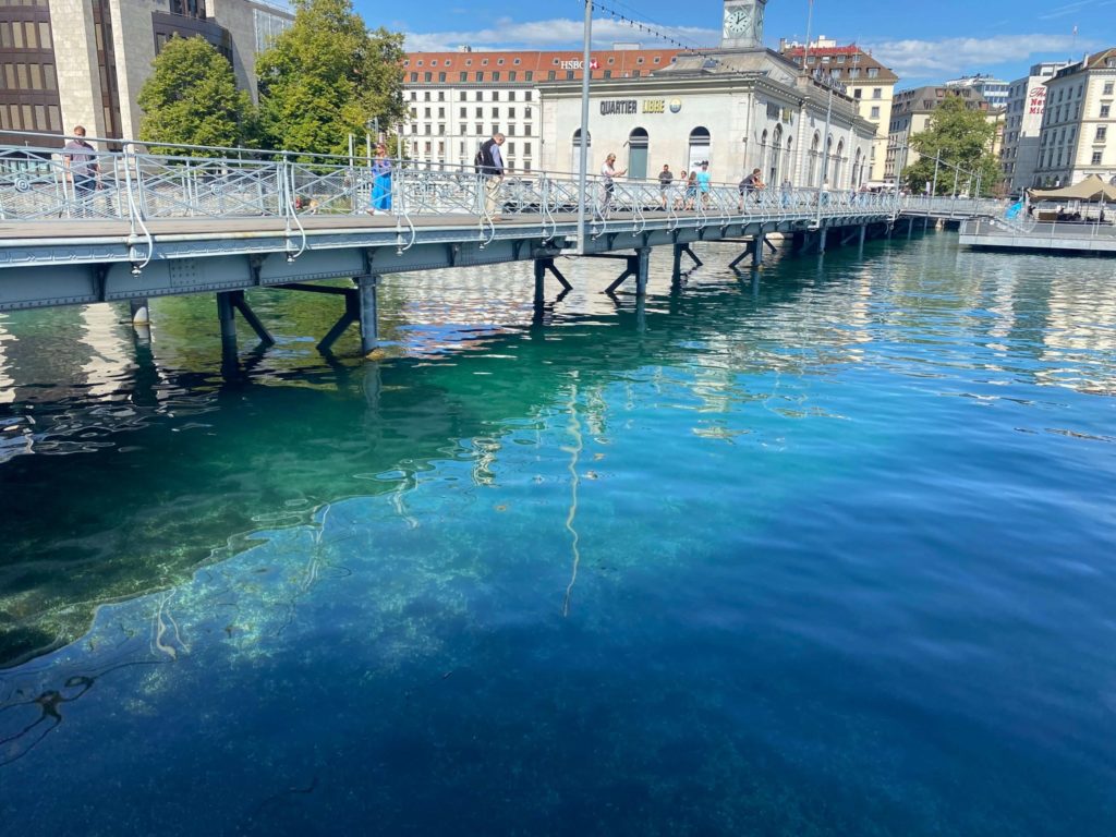 ジュネーブのローヌ川