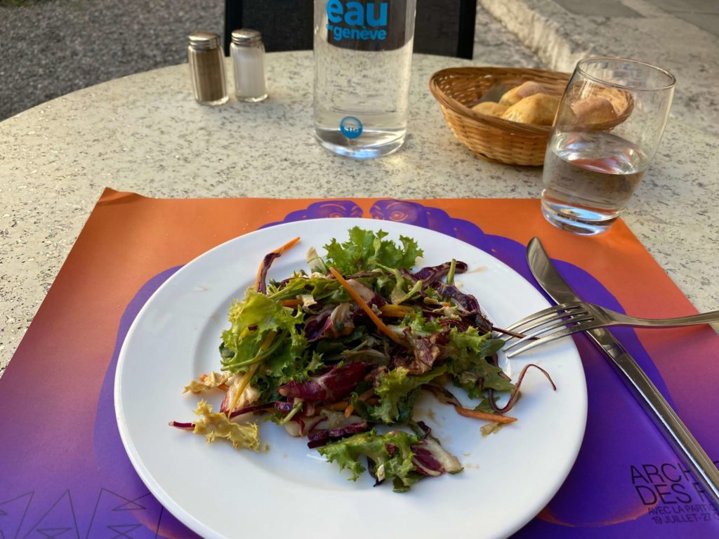 ジュネーブ美術・歴史博物館内レストランのランチのサラダ