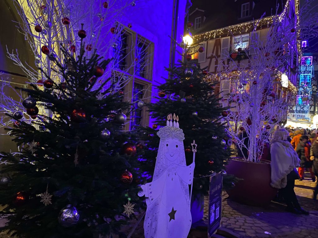 夜のコルマールの街並み