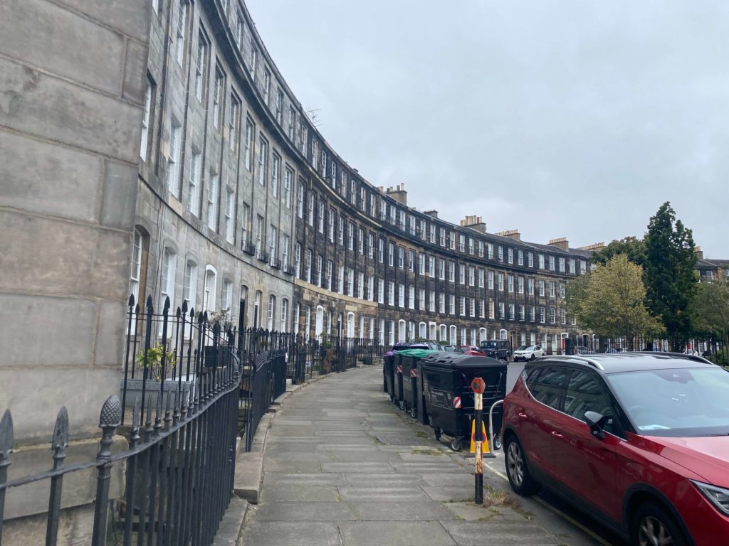 エディンバラのクレセント建築