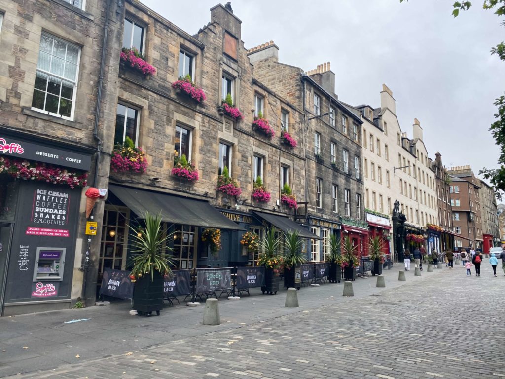 エディンバラのパブ