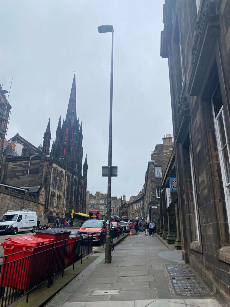 エディンバラの小道