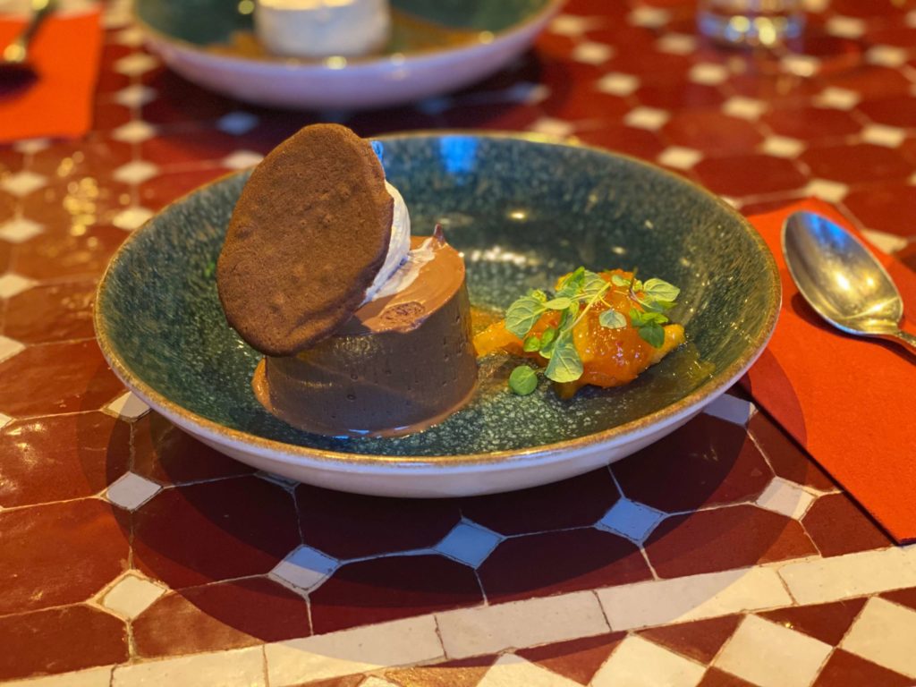 チョコムースとバニラアイスクリーム