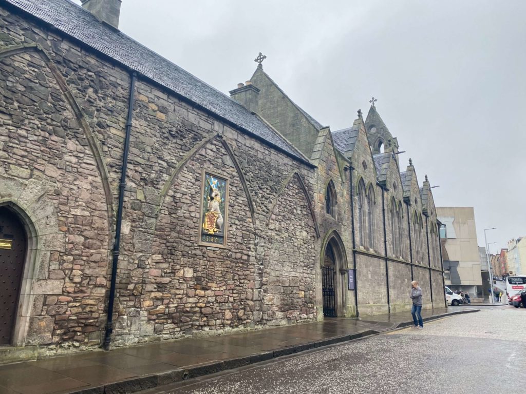 アーサーの玉座近くの建物