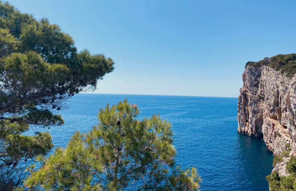 クロアチア、コルナティの海